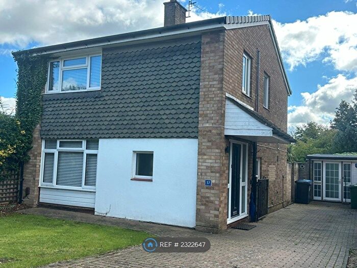 3 Bedroom Detached House To Rent In Poynders Hill, Hemel Hempstead, HP2