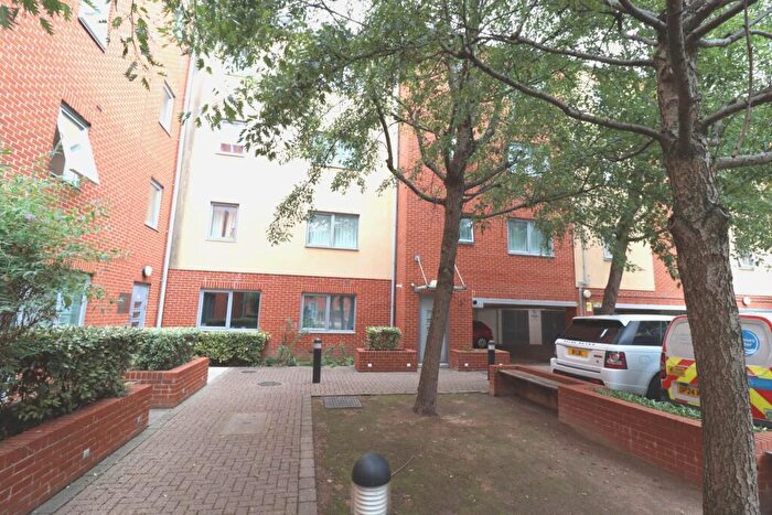1 Bedroom Flat For Sale In Guildmaster Court, Desborough Road, HP11