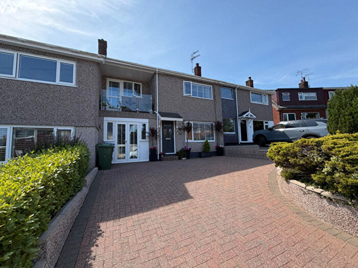 4 Bedroom Terraced House For Sale In Lon Y Bedw, Bangor, Gwynedd, LL57