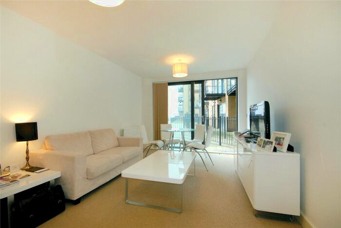 1 Bedroom Flat To Rent In Aragon Court, Kennington Park Square, SE11