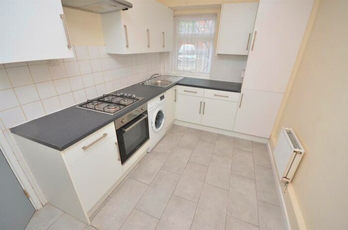 2 Bedroom Apartment To Rent In Thornhill Road, Luton, LU4