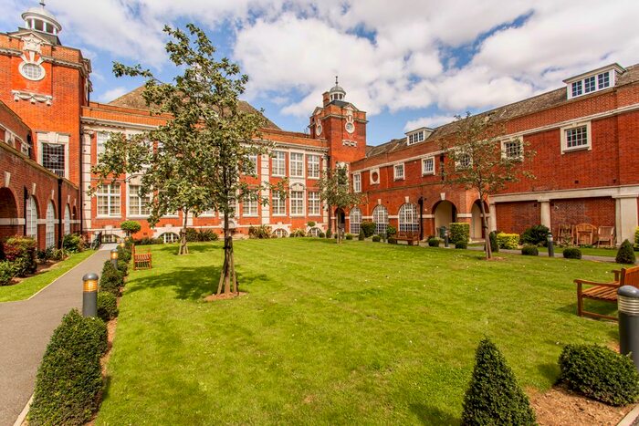 2 Bedroom Flat To Rent In Cavendish Terrace, Tredegar Square, London, E3