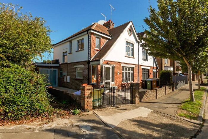 3 Bedroom Semi Detached House For Sale In Seaton Road, Wick, Littlehampton, BN17