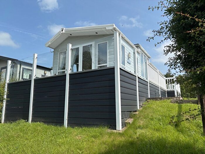 2 Bedroom Mobile/park Home For Sale In Bentham Road, Ingleton, Carnforth, LA6