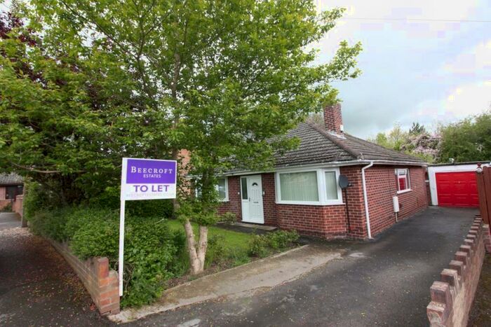 3 Bedroom Bungalow To Rent In Queens Drive, Cudworth, S72