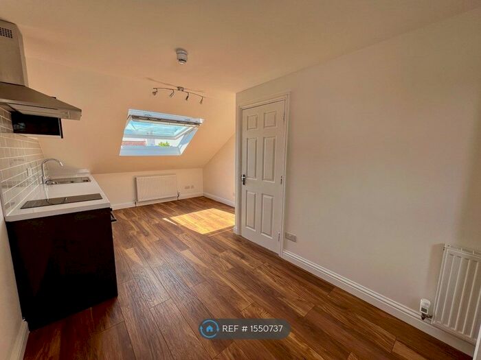 1 Bedroom Flat To Rent In Cowper Street, Hove, BN3