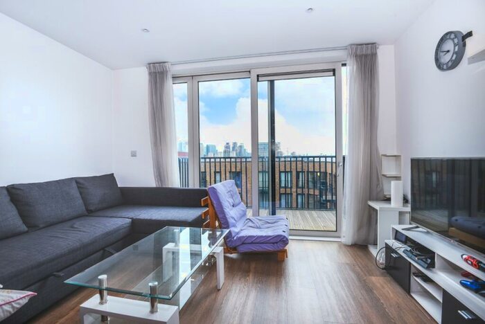 3 Bedroom Flat To Rent In ., London, SE16