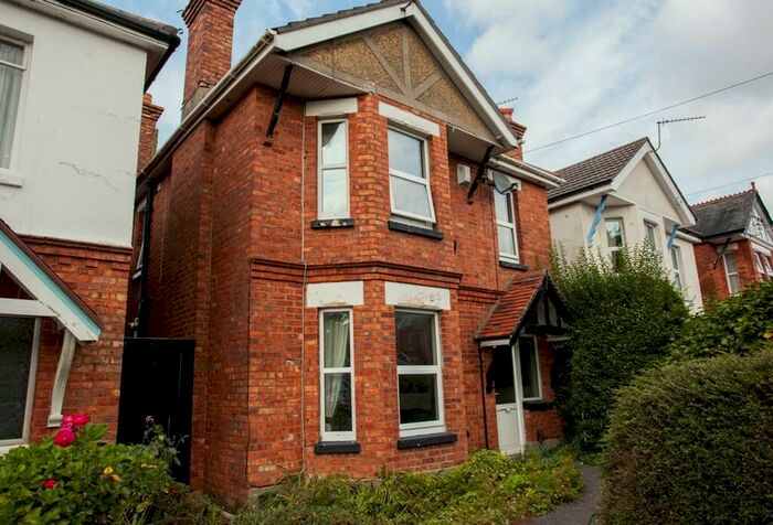 5 Bedroom Detached House To Rent In Winton Student House - Edgehill Rd, BH9