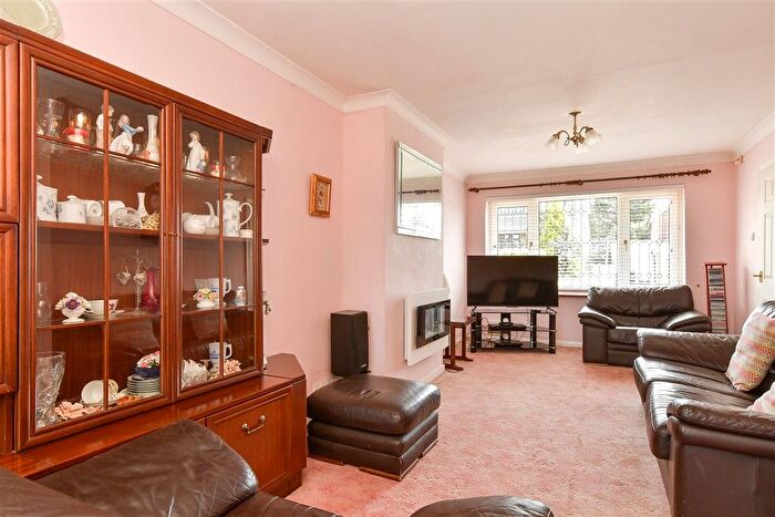 3 Bedroom Semi-Detached House For Sale In Crockenhall Way, Istead Rise, Gravesend, Kent, DA13
