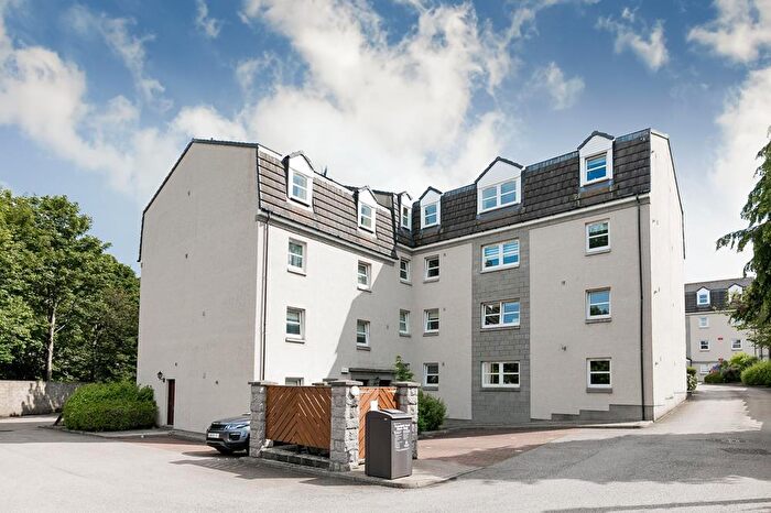 2 Bedroom Maisonette To Rent In Margaret Place, Aberdeen, AB10