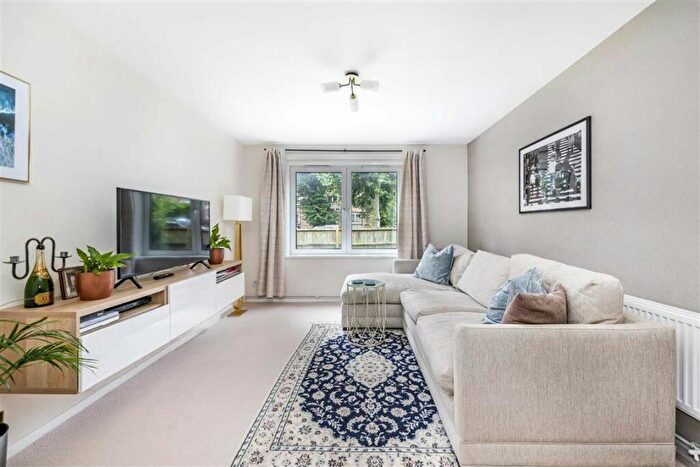 1 Bedroom Flat For Sale In Chatsworth Road, Kilburn, NW2