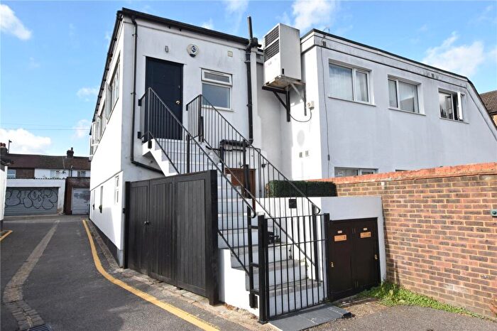 1 Bedroom Apartment To Rent In Chipstead Valley Road, Coulsdon, CR5