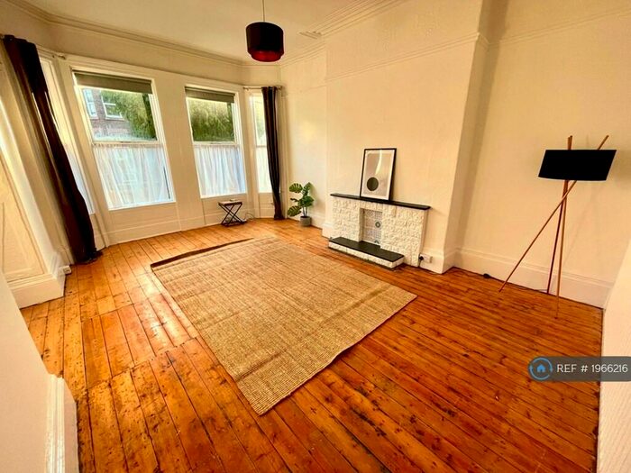 2 Bedroom Flat To Rent In Kremlin Drive, Liverpool, L13