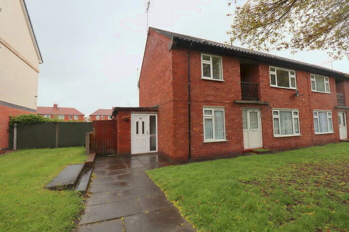 2 Bedroom Flat To Rent In Davenport Avenue, CW5