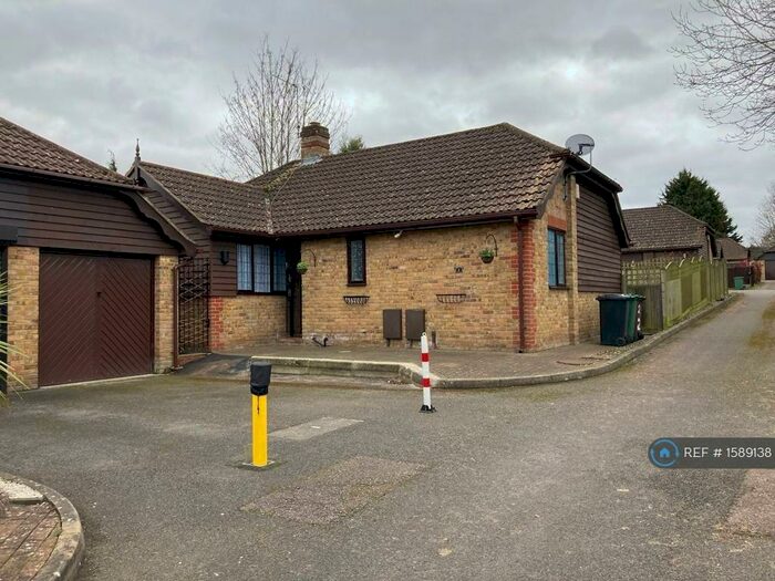 2 Bedroom Bungalow To Rent In Crompton Gardens, Maidstone, ME15