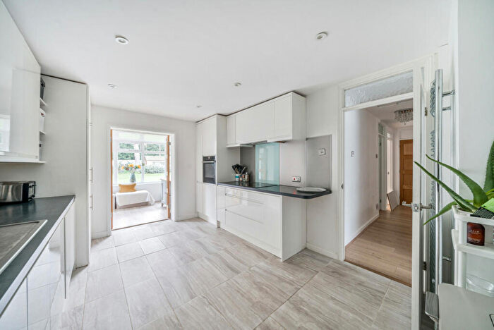 5 Bedroom Bungalow For Sale In Berkeley Gardens, West Byfleet, KT14