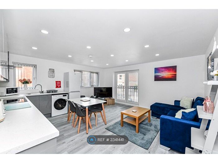 2 Bedroom Flat To Rent In Woodstock Street, Hucknall, Nottingham, NG15