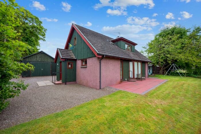 4 Bedroom Detached House For Sale In Beech Hill Road, Coupar Angus, Blairgowrie, PH13