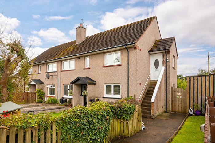 2 Bedroom Flat For Sale In Fraser Avenue, Helensburgh, Argyll And Bute, G84
