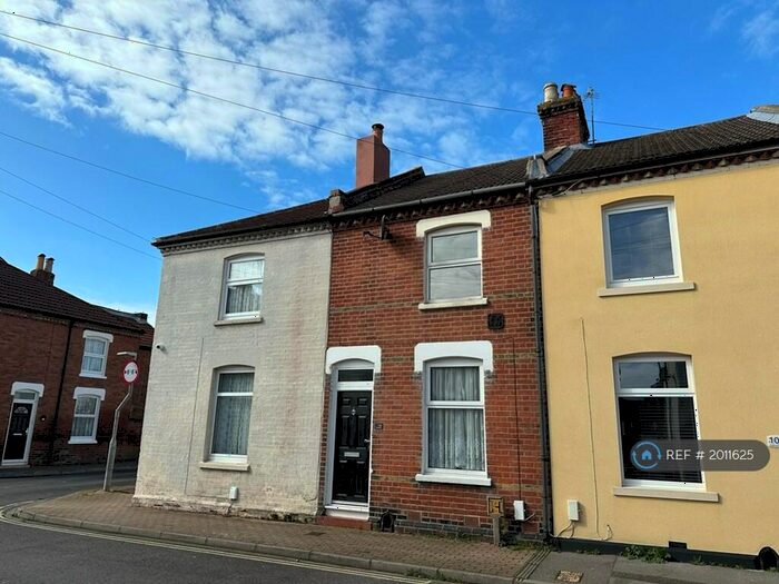 2 Bedroom Terraced House To Rent In Gosport, Gosport, PO12