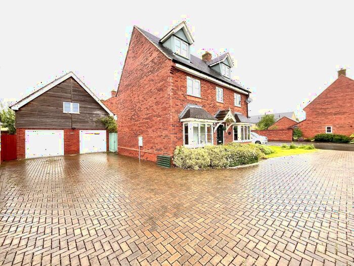 4 Bedroom Detached House To Rent In Larch Drive, Didcot, Oxfordshire, OX11