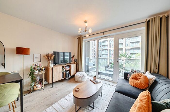 1 Bedroom Flat For Sale In Kennet House, Enterprise Way, London, SW18