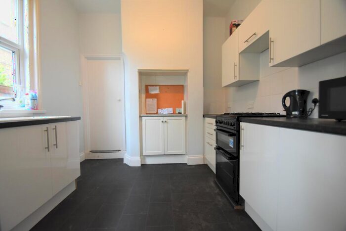 5 Bedroom Terraced House To Rent In Lawrence Road, Southsea, Hampshire, PO5