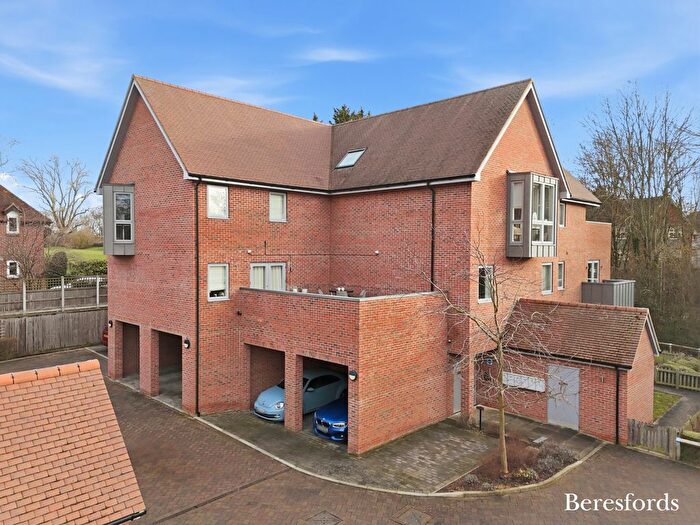 2 Bedroom Flat For Sale In Bell Mead, Ingatestone, CM4