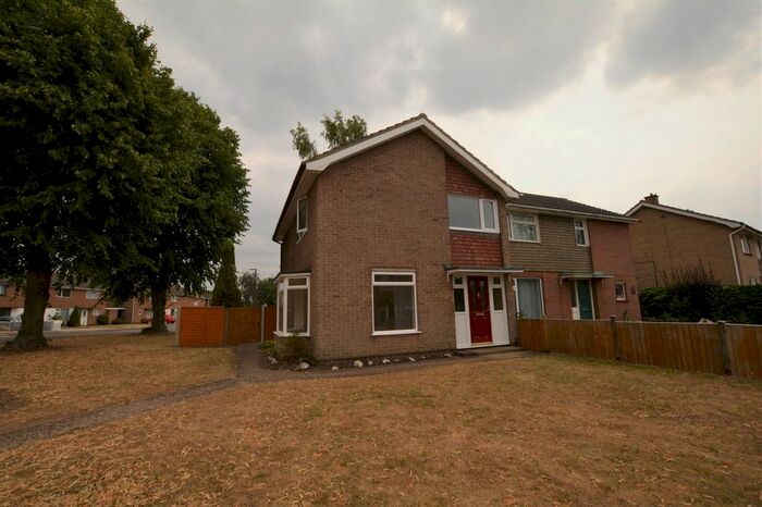 3 Bedroom Semi-Detached House To Rent In Gaitskell Way, Balderton, Newark, NG24