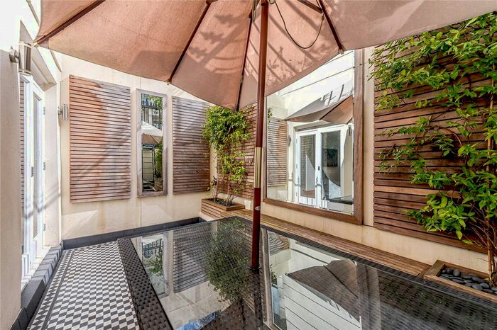 3 Bedroom Flat To Rent In Kensington Gardens Square, Kensington, London, W2