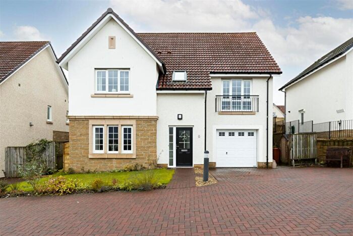 4 Bedroom Detached House To Rent In Hill View, Woodilee Village, G66