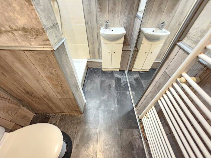 3 Bedroom Town House For Sale In Balfour, Tamworth, Staffordshire, B79