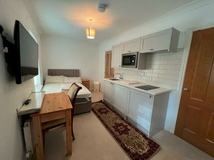 Studio To Rent In Bernadines Way, Buckingham, MK18