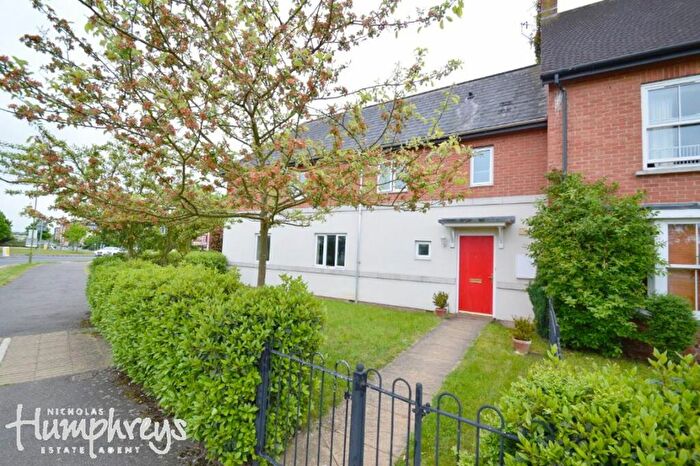 4 Bedroom House To Rent In Dragon Road, AL10