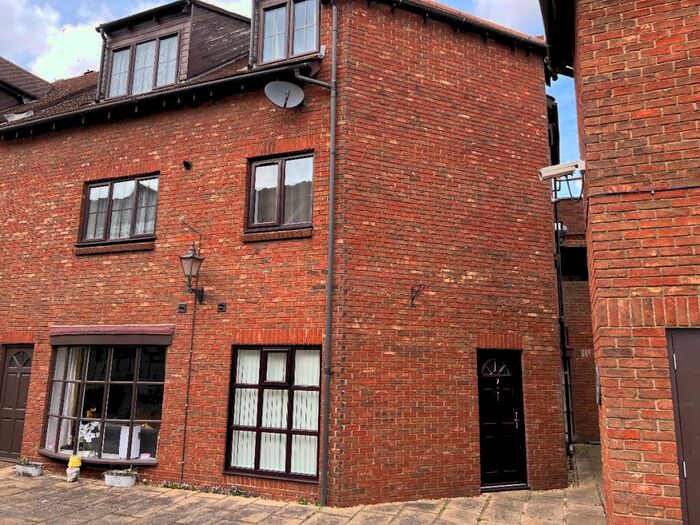 1 Bedroom Flat To Rent In Church Mews, Wisbech, PE13