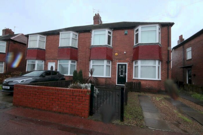 2 Bedroom Flat To Rent In Bingfield Gardens, Newcastle Upon Tyne, NE5
