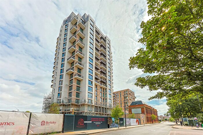 1 Bedroom Flat For Sale In Bow Common Lane, Bow, E3