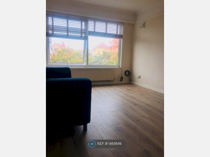 2 Bedroom Flat To Rent In Emanuel Court, London, W3