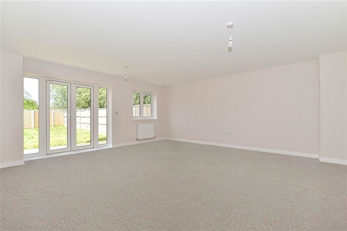 4 Bedroom Semi-detached House For Sale In Maude Close, The Maude, New Romney, Kent, TN28