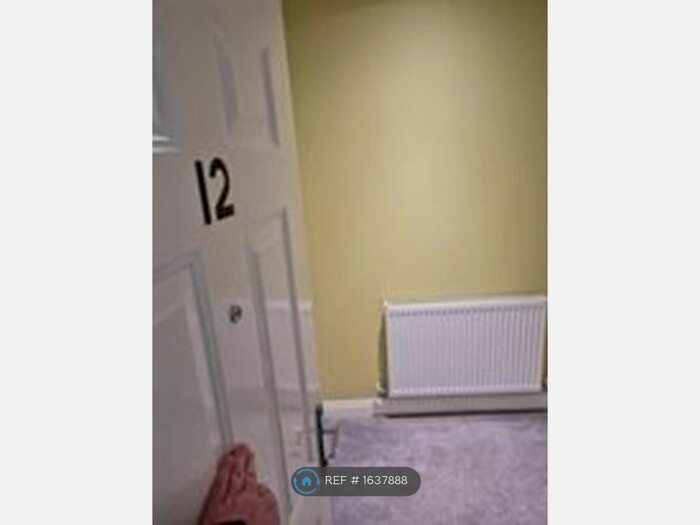 2 Bedroom Flat To Rent In Galahad Close, Yeovil, BA21