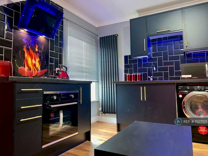 2 Bedroom Flat To Rent In Erleigh Road, Reading, RG1