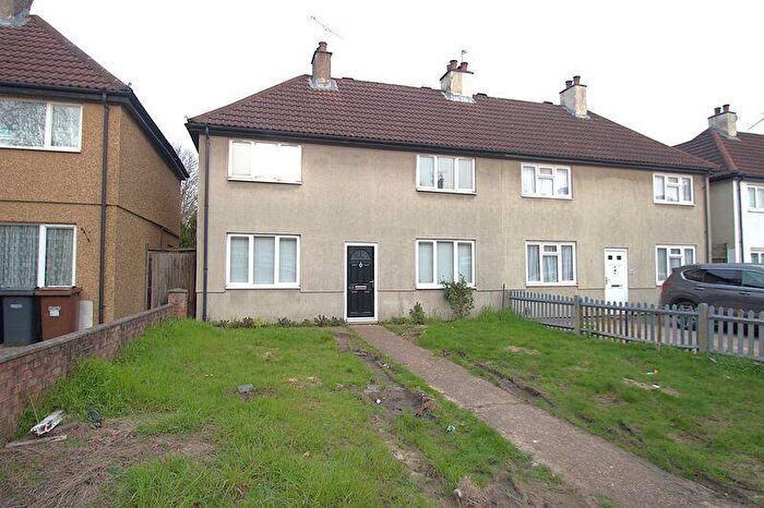 3 Bedroom Semi Detached House To Rent In Pinner Road, Harrow, HA2