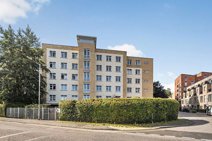 2 Bedroom Flat To Rent In The Meridian, Reading, RG1
