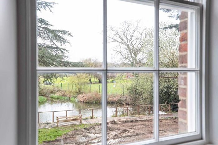 Studio To Rent In Clare Hall Manor, Hertfordshire, EN6