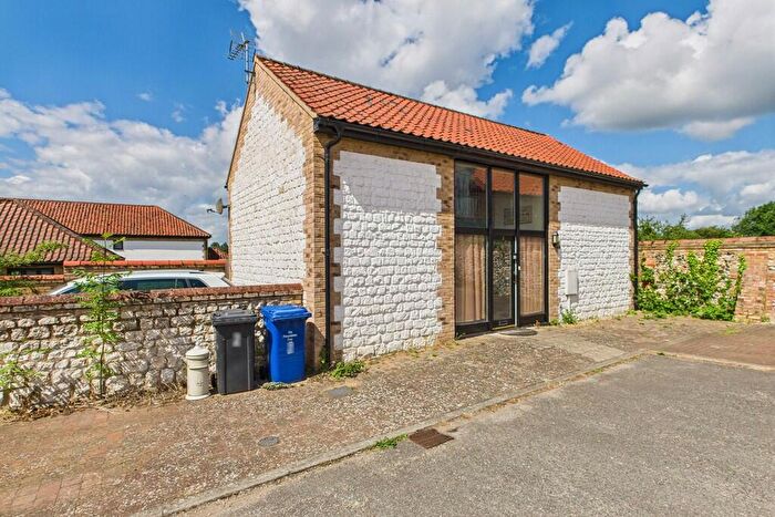 2 Bedroom Barn Conversion For Sale In Church Farm Way, Lakenheath, IP27