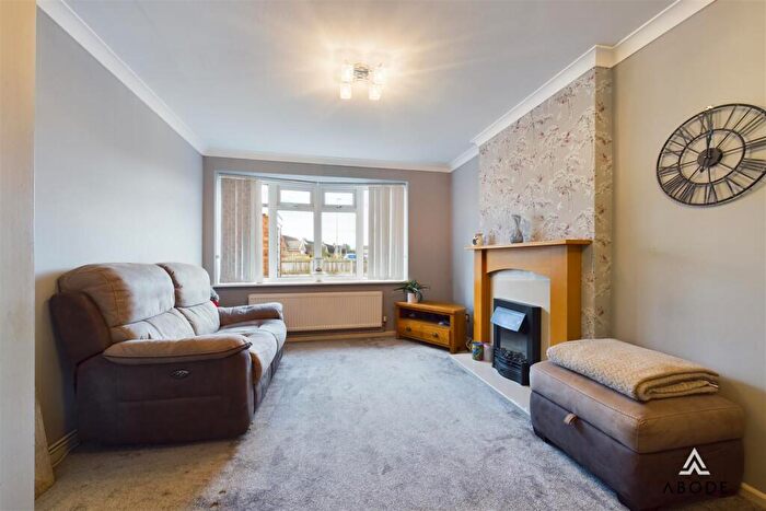 3 Bedroom Detached Bungalow For Sale In Pine Walk, Uttoxeter, Staffordshire, ST14