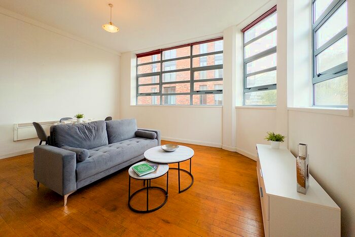 3 Bedroom Flat To Rent In The Tobacco Factory, Northern Quarter, Manchester, M4
