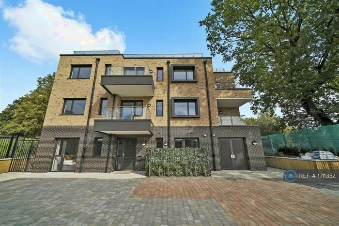 3 Bedroom Flat To Rent In Alvyn Court, London, HA0