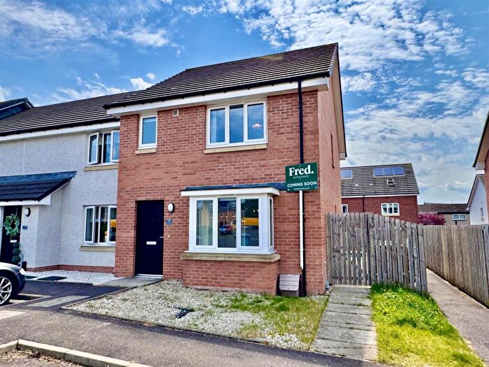 3 Bedroom End Of Terrace House For Sale In Rosebay Drive, Wishaw, ML2