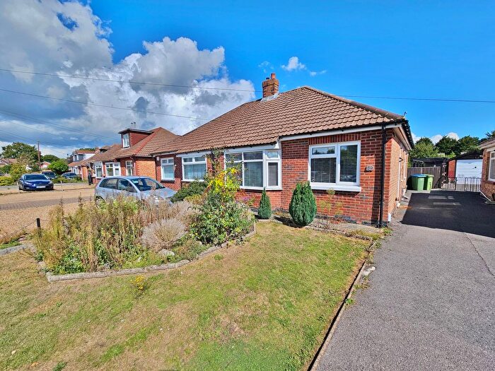 2 Bedroom Semi-detached Bungalow For Sale In Fareham Park Road, Fareham, PO15
